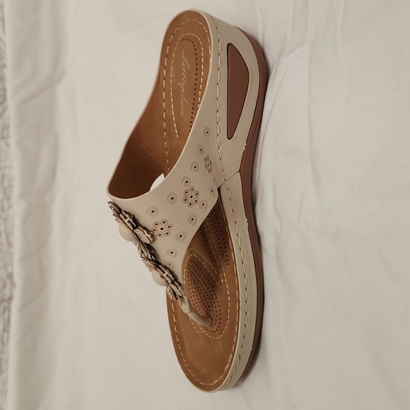 New!Light beige flower wedge flip flop arch support thong sandal off white ivory - Picture 4 of 11